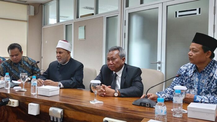 Wakil Rektor Al-Azhar Di UMS; Bahasa Indonesia Menjadi Bahasa Pilihan Kedua Di Al-Azhar