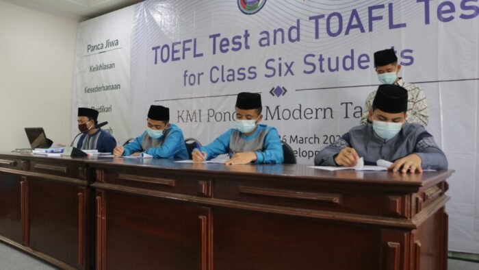 Uji Kompetensi Dasar Santri, Tazakka Adakan TOEFL dan TOAFL