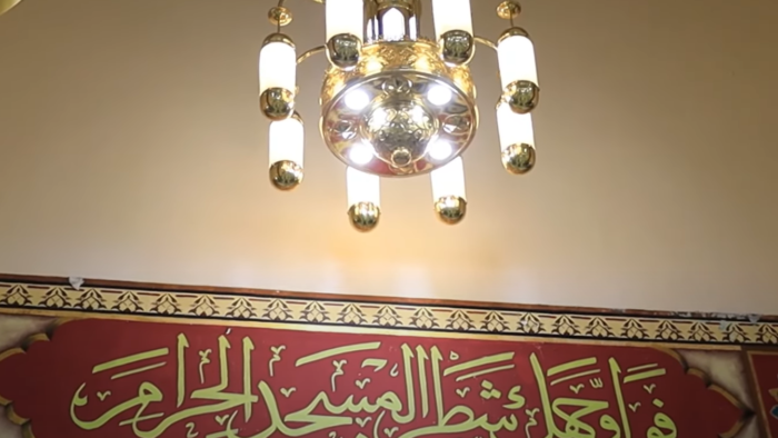 Santri Kelas 6 Wakafkan Lampu Nabawi Untuk Masjid Az-Zaky