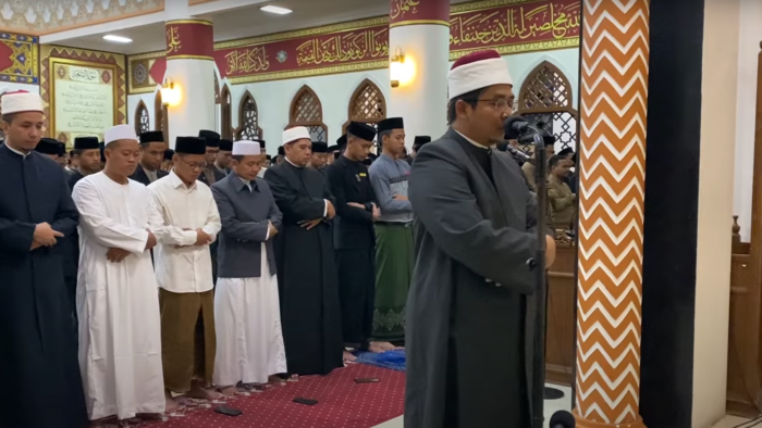 Tazakka Gelar Sholat Tarawih Berjamaah di Masjid Az-Zaky