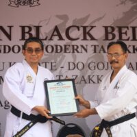 Pimpinan Terima Sabuk Hitam Do Gojukai