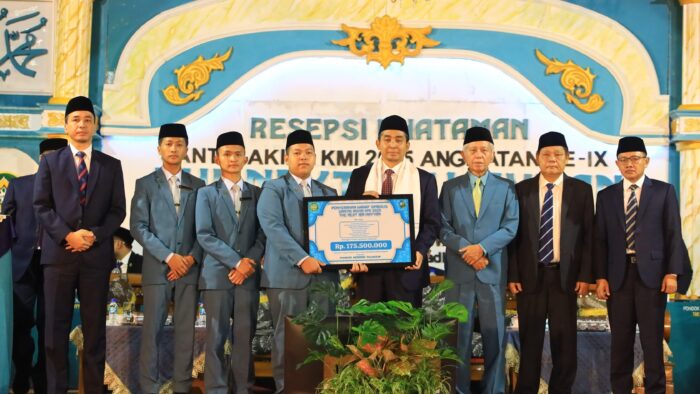Alumni Angkatan IX Berwakaf Senilai 175 Juta