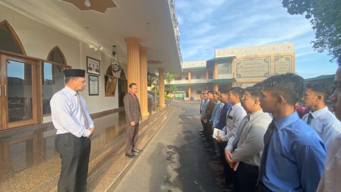 GURU ADALAH PENUNTUN JALAN PANJANG MENUJU PERADABAN MULIA