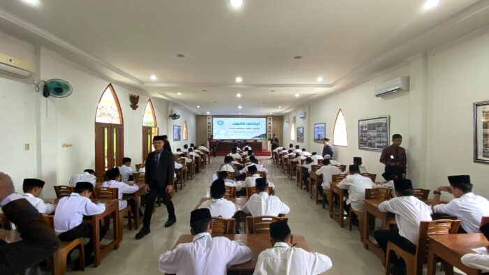 TAZAKKA GELAR UJIAN MASUK KMI GELOMBANG KEDUA