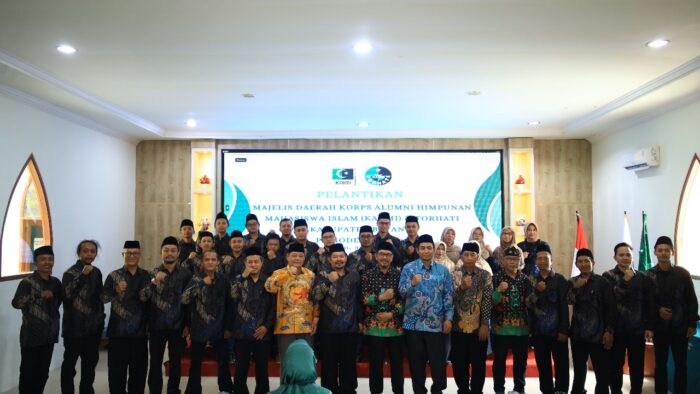 KAHMI Batang Adakan Pelantikan di Pondok Modern Tazakka KAHMI Batang Adakan Pelantikan di Pondok Modern Tazakka