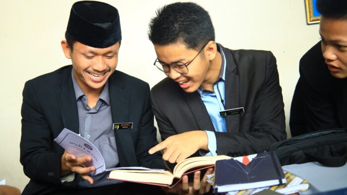 Melalui Fathul Kutub, Santri Akhir KMI Telaah 24 Ribu Judul Buku