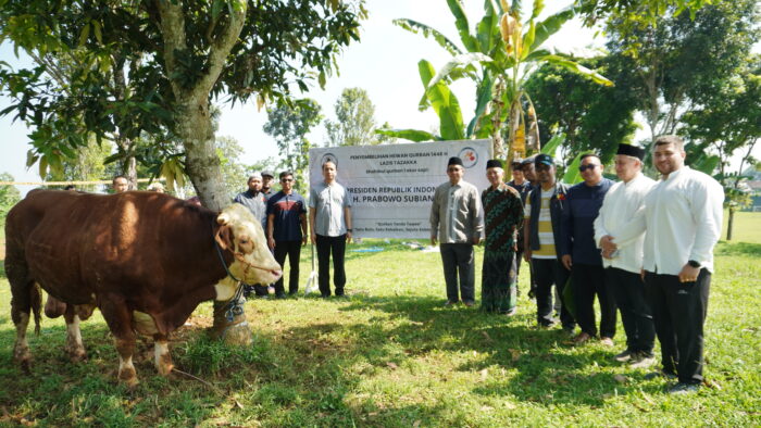 Presiden dan Ketua MPR RI Kirim Sapi Kurban ke Tazakka