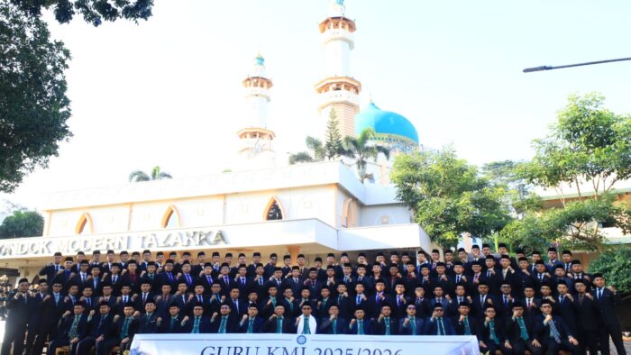 Perfotoan Bersama Warnai Pekan Perkenalan Khutbatul Arsy di Tazakka
