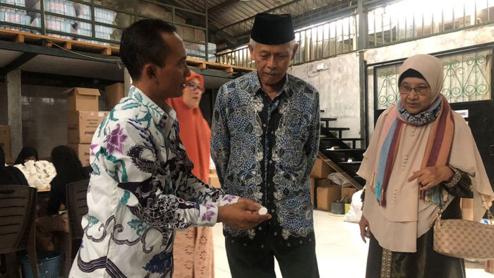 Kunjungan Pimpinan Pondok Modern Gontor ke Perusahaan Produsen Kasa PT USM Berkah Indonesia Pekalongan